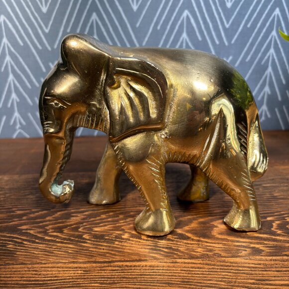 Vintage Brass Elephant Figurine Solid Heavy Sculpture - Picture 5 of 17